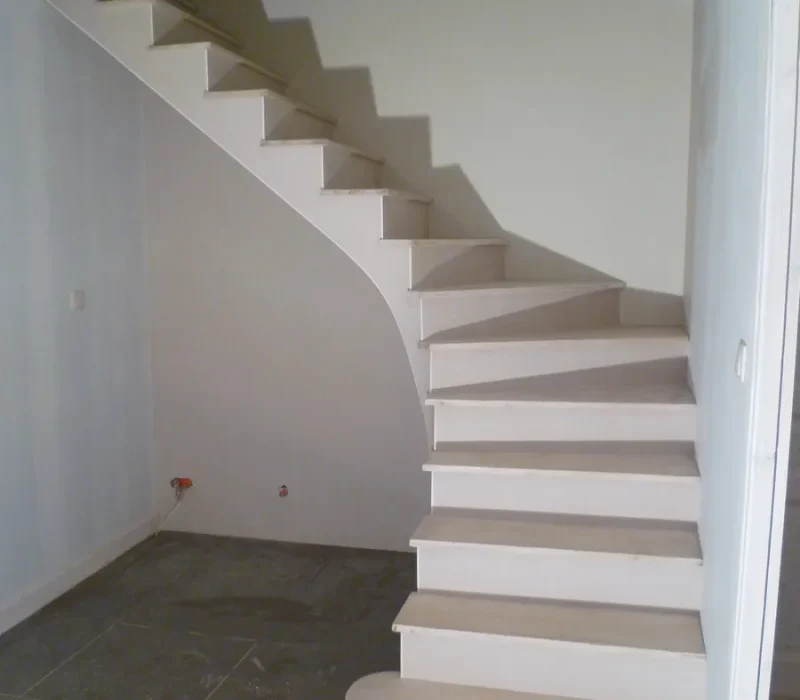 escalier-platrerie-blanc-pamproux (1)